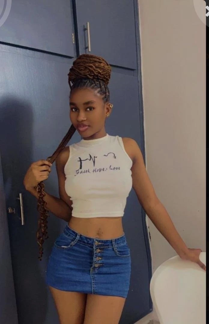 Cynthia – Nigerian escort in Abidjan — 2 / 5