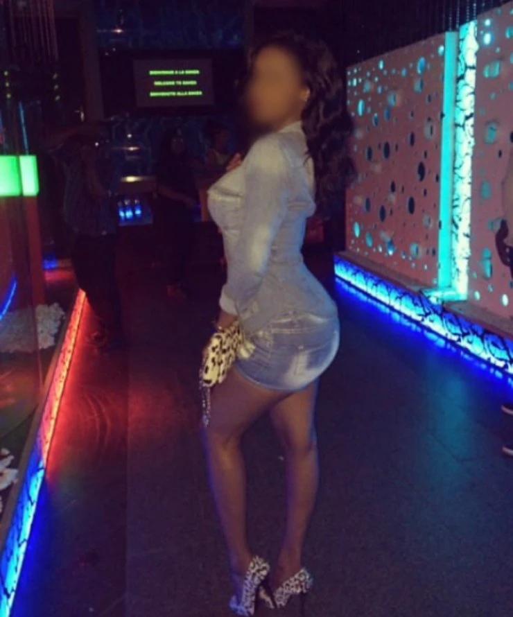 Passion – French escort in Abidjan — 5 / 7