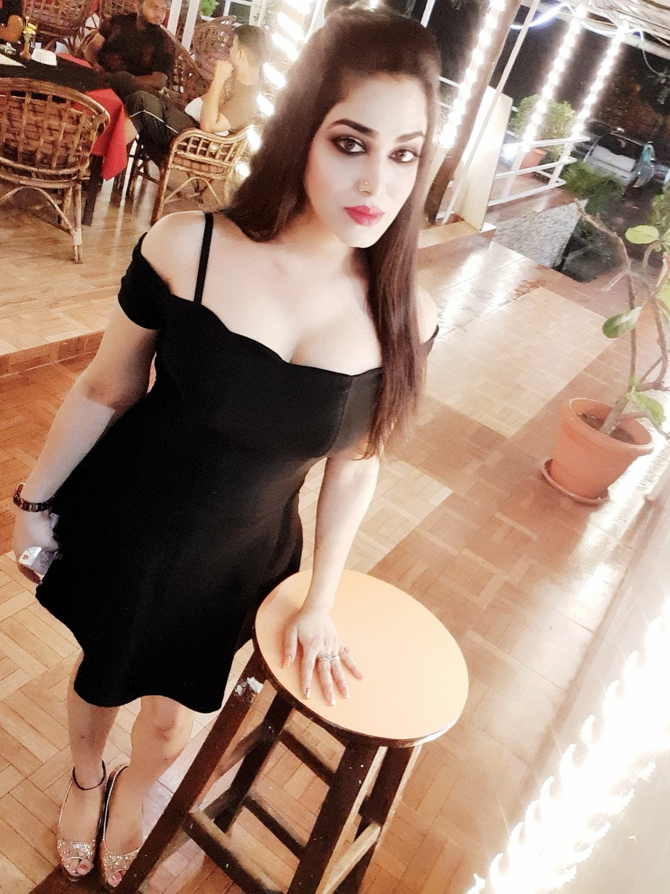 Jenifar – Indian escort in Kolkata — 2 / 3
