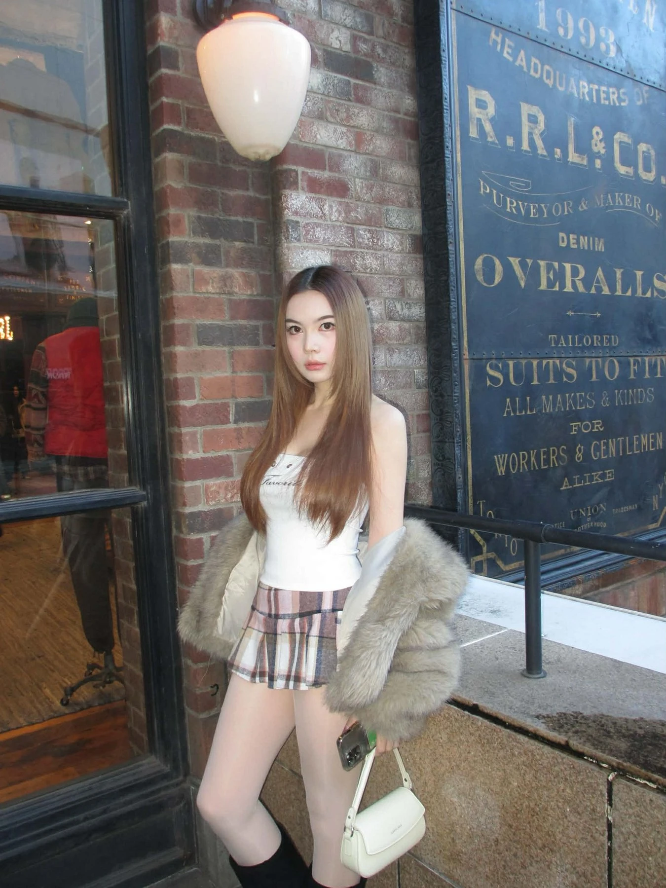 Leena – Australian escort in Seoul — 25 / 26