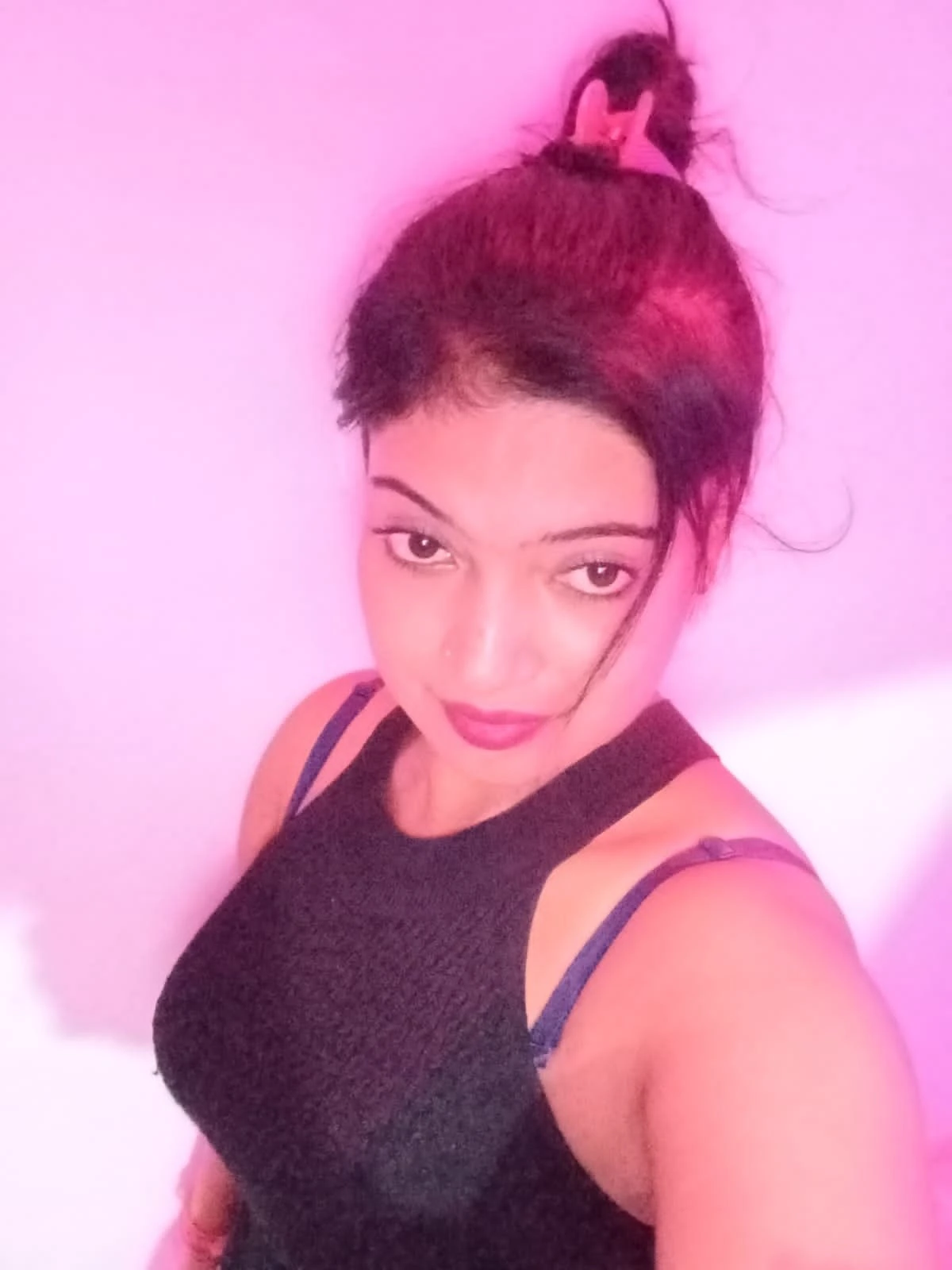 Priya Cam Show & Real Meet – Indian escort in Mumbai, Escort, Mumbai
