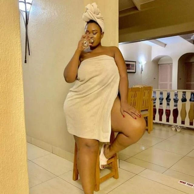Kara – escort in New Delhi — 2 / 4