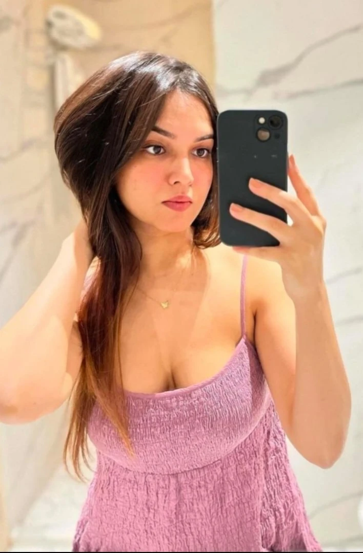 Alisha Independent call girls 24x7 – Indian escort in Noida — 2 / 3