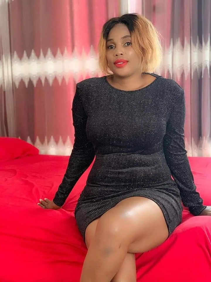 Sophie, Best in Deep Throt Blowjob – South African escort in Kathmandu — 4 / 5