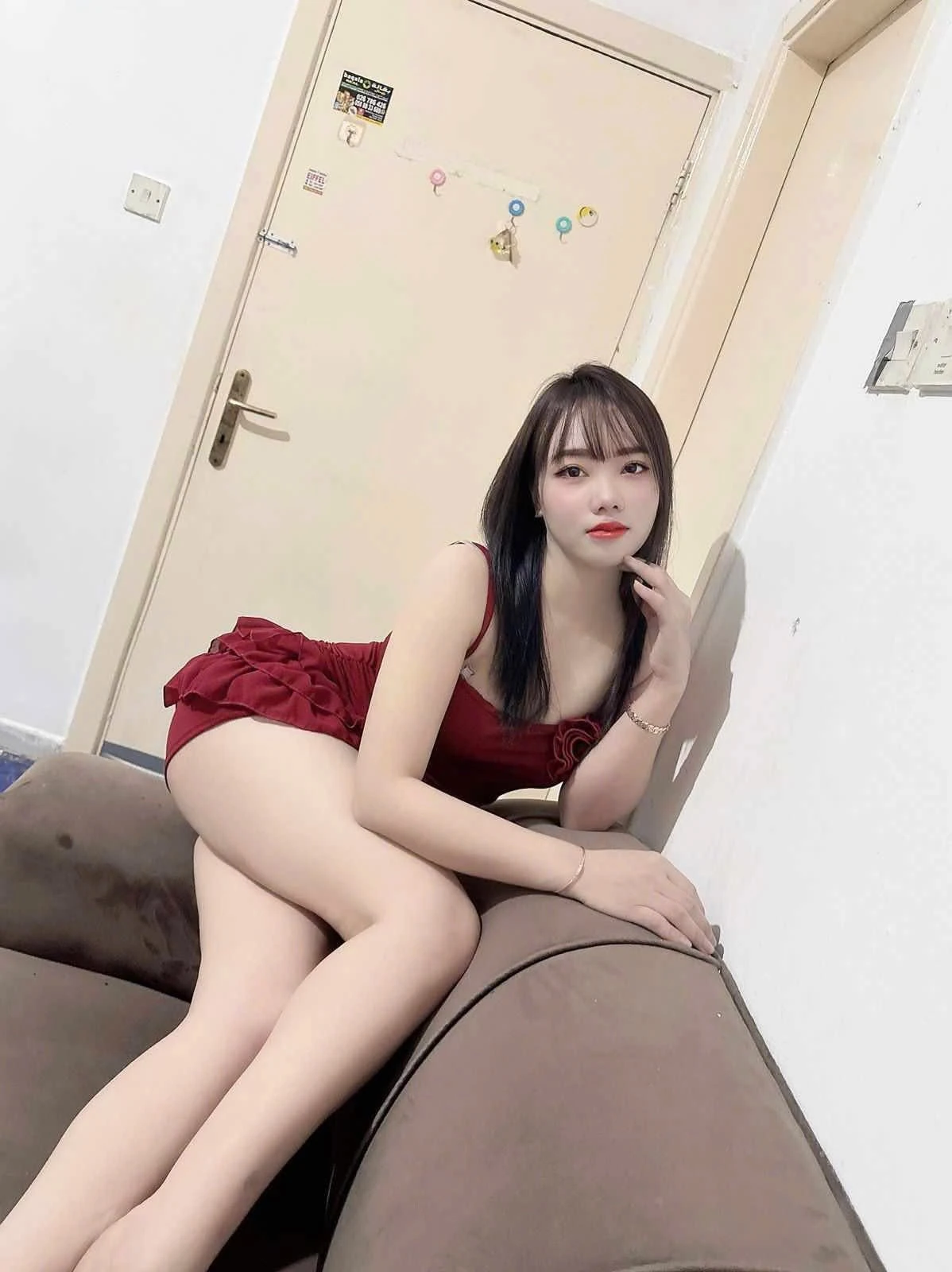NEW HERE, CALL ME HoR – Malaysian escort in Mumbai — 7 / 10
