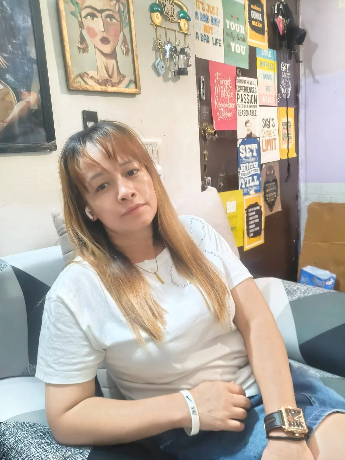 Riya – Indian companion in New Delhi — 2 / 3
