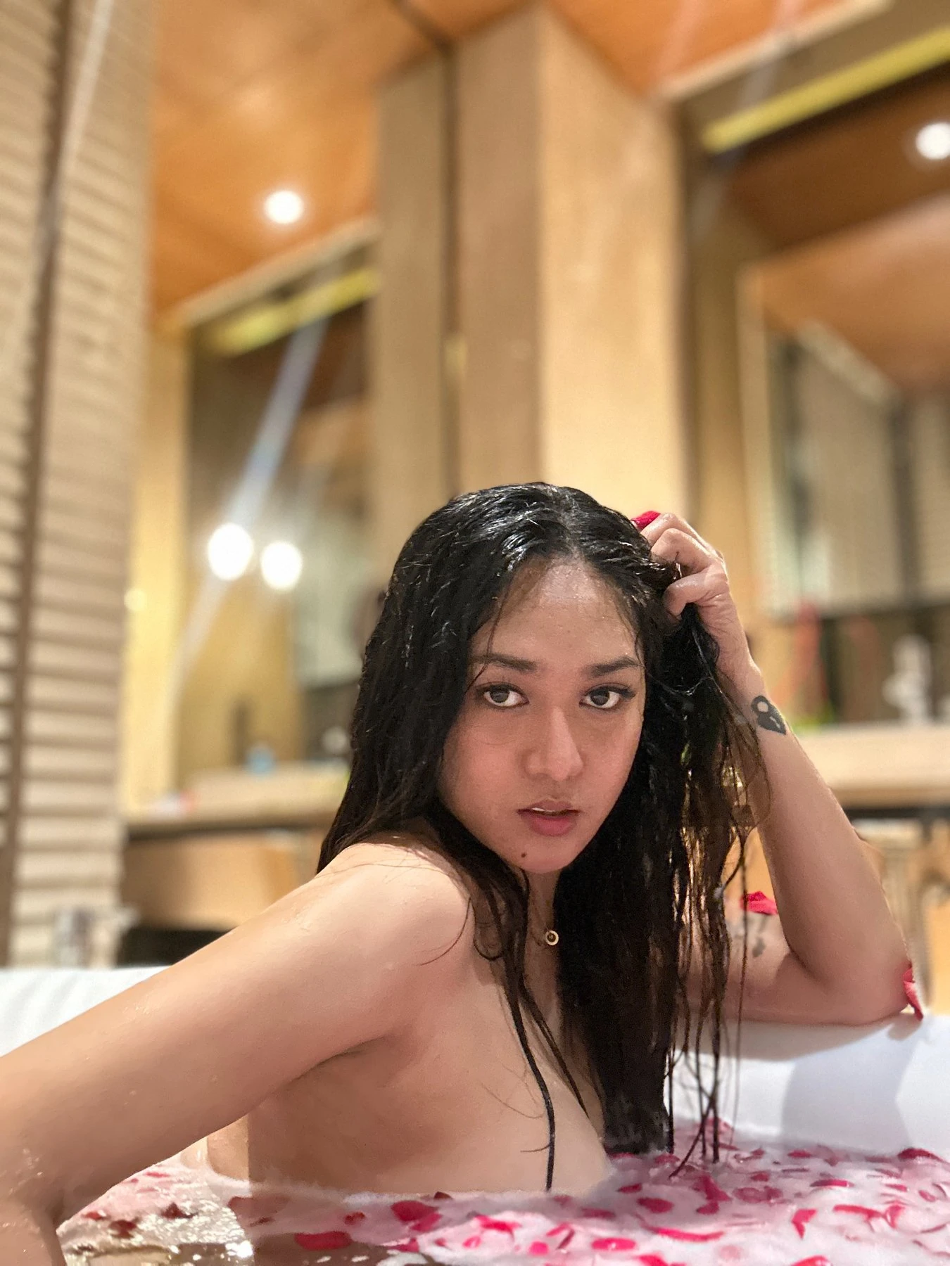 Best SERVICE IS BACK ! – American escort in Macao — 16 / 28