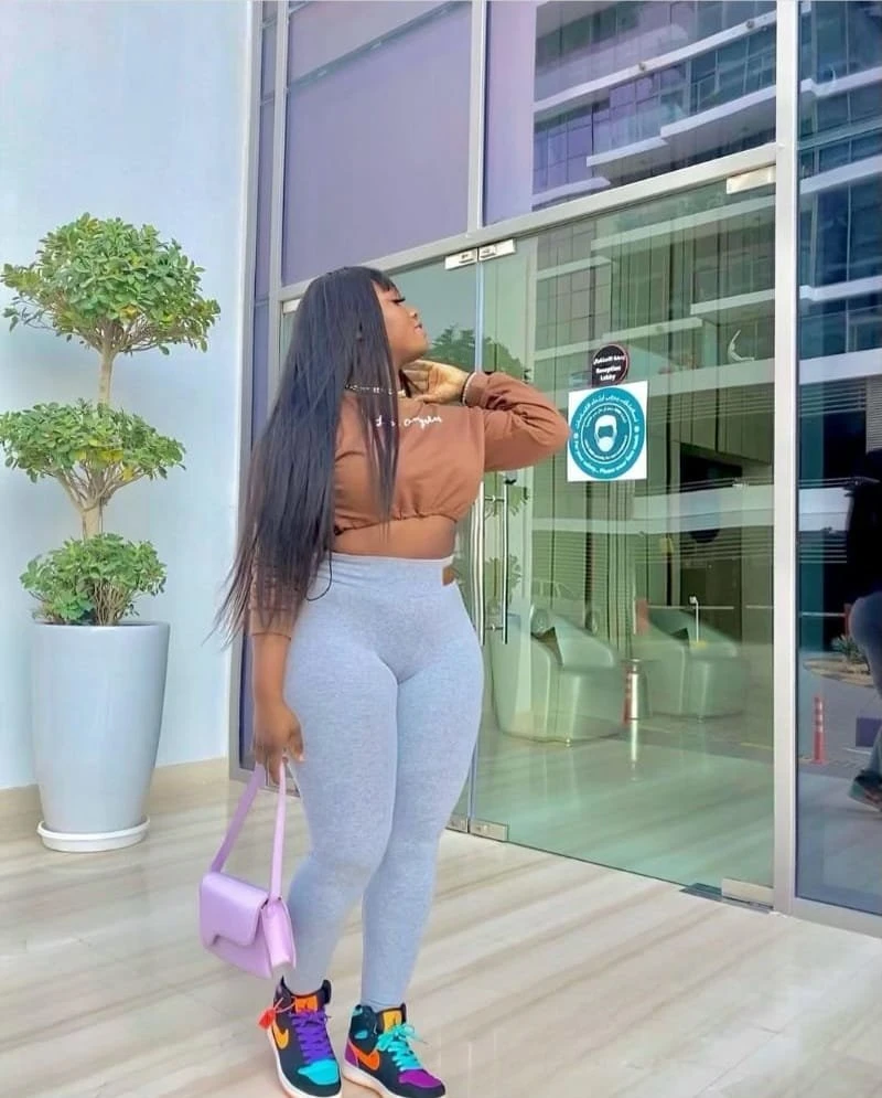 Linda Sarah – Kenyan escort in New Delhi — 13 / 14