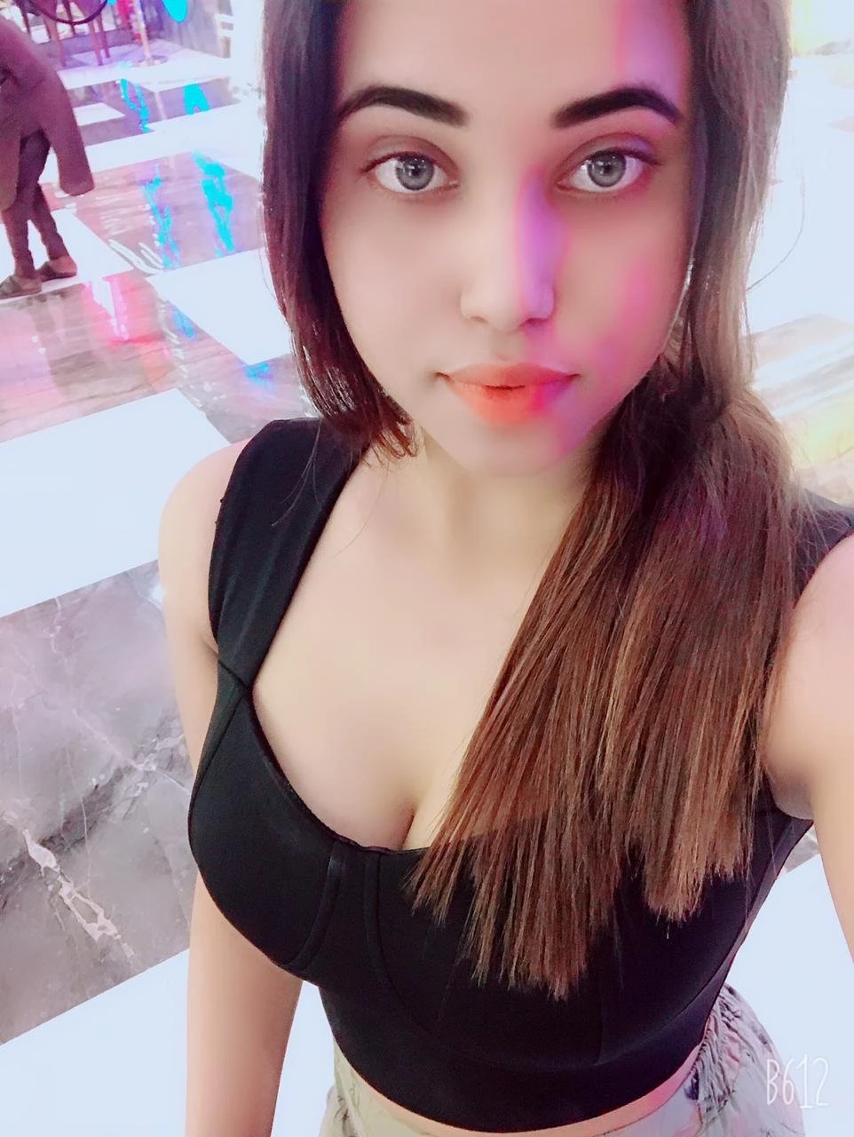 Anajali Patel – Indian escort in Mumbai — 3 / 5