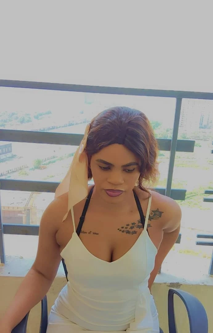 REENA 3 – South African escort in Noida — 5 / 7