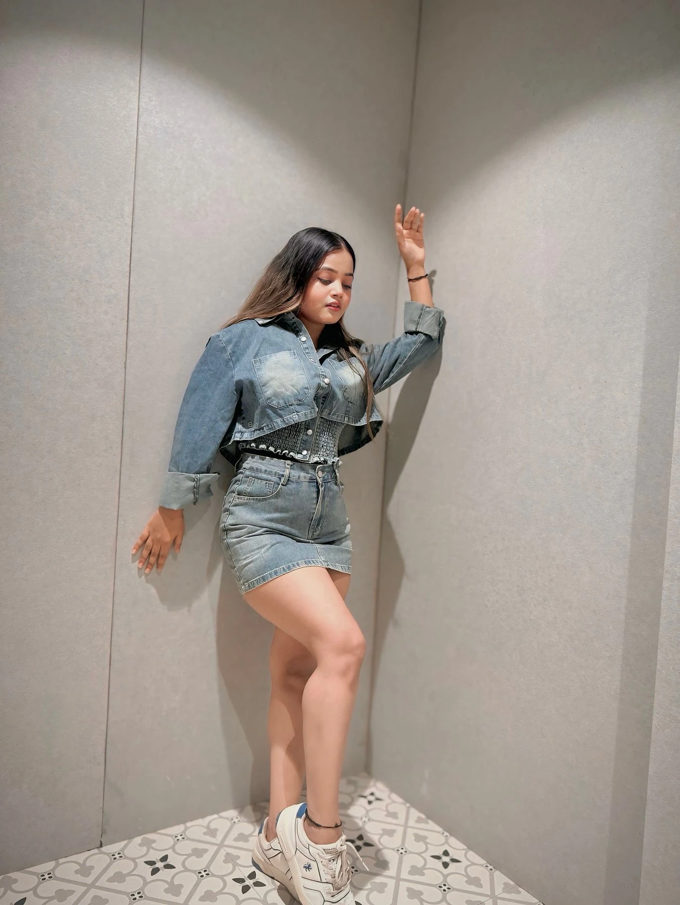 Ayushi, a Educated Girl Available F – escort in Mangalore — 3 / 5