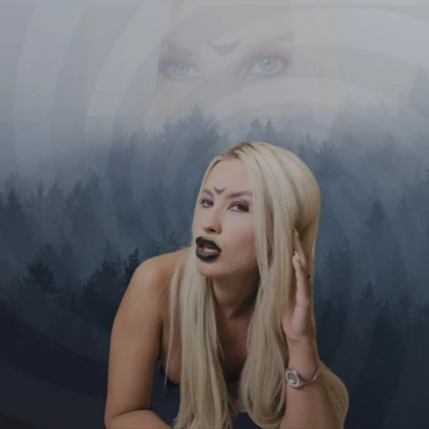 Hypnotic Natalie – Romanian dominatrix in Bucharest — 13 / 25