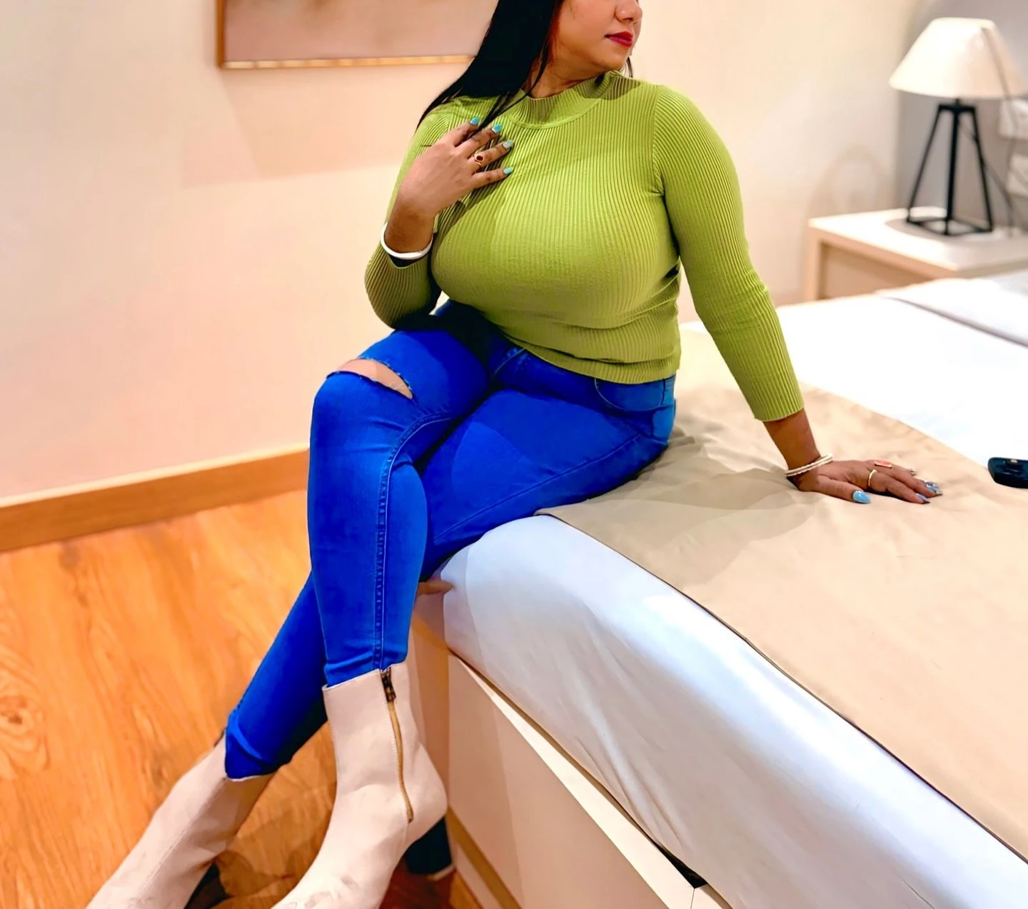 Cruel Goddess here – dominatrix in Pune — 2 / 4