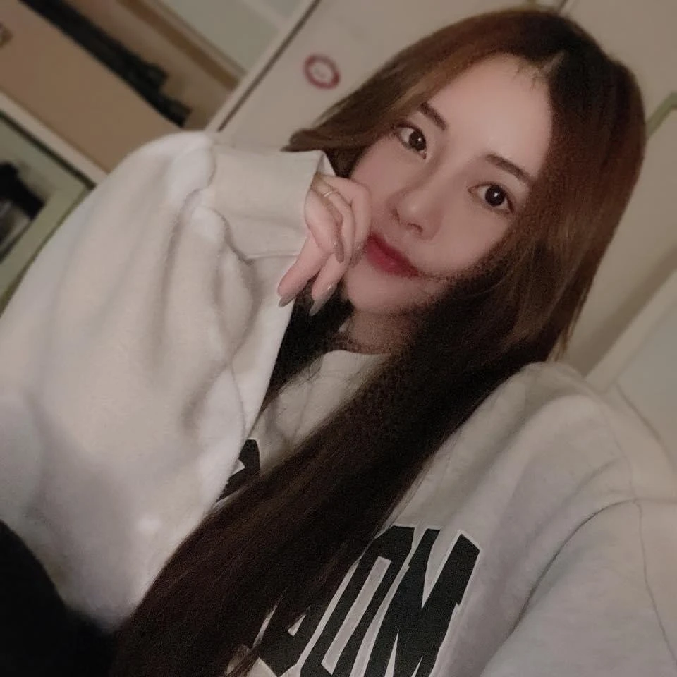Minna – South Korean escort in Seoul — 5 / 8