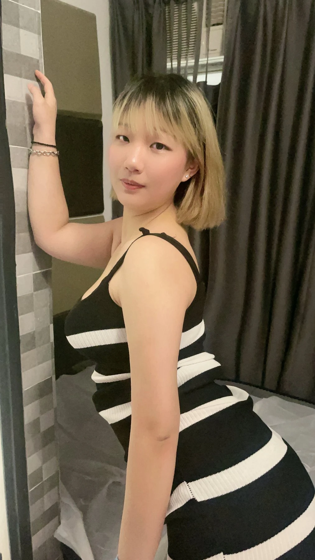 Ellie – Chinese escort in Hong Kong — 5 / 6