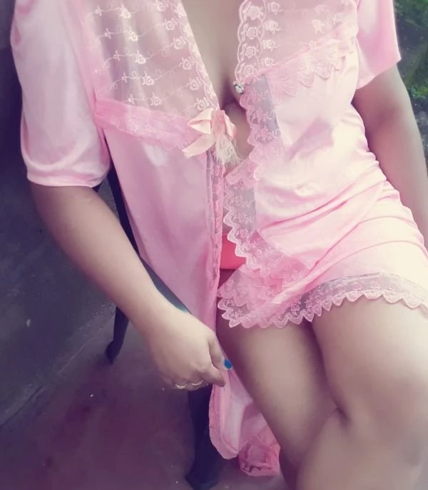 Taniya – Sri Lankan escort in Colombo — 2 / 3