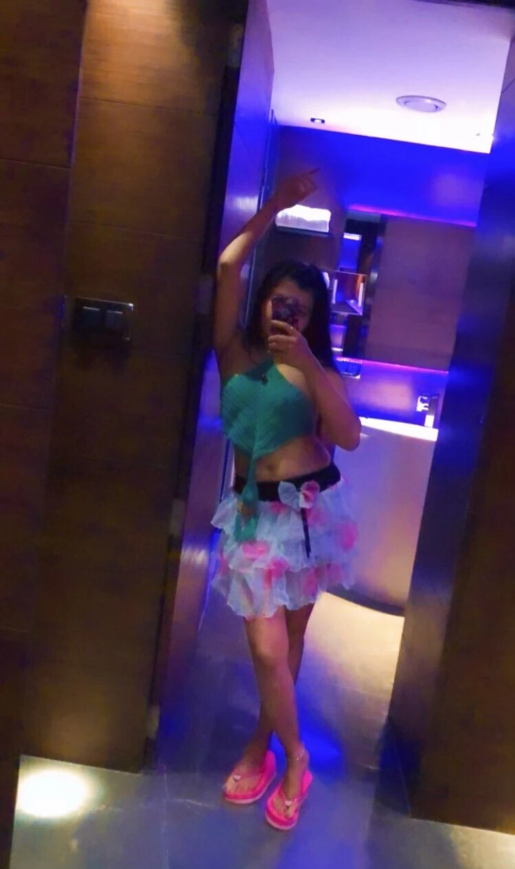 *Disha* – Indian escort in Pune — 3 / 8