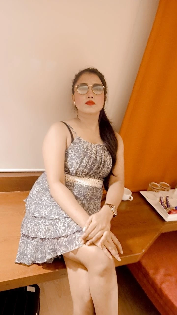 73680 04243 Call Neha for Fun – Indian escort in Mumbai — 1 / 4