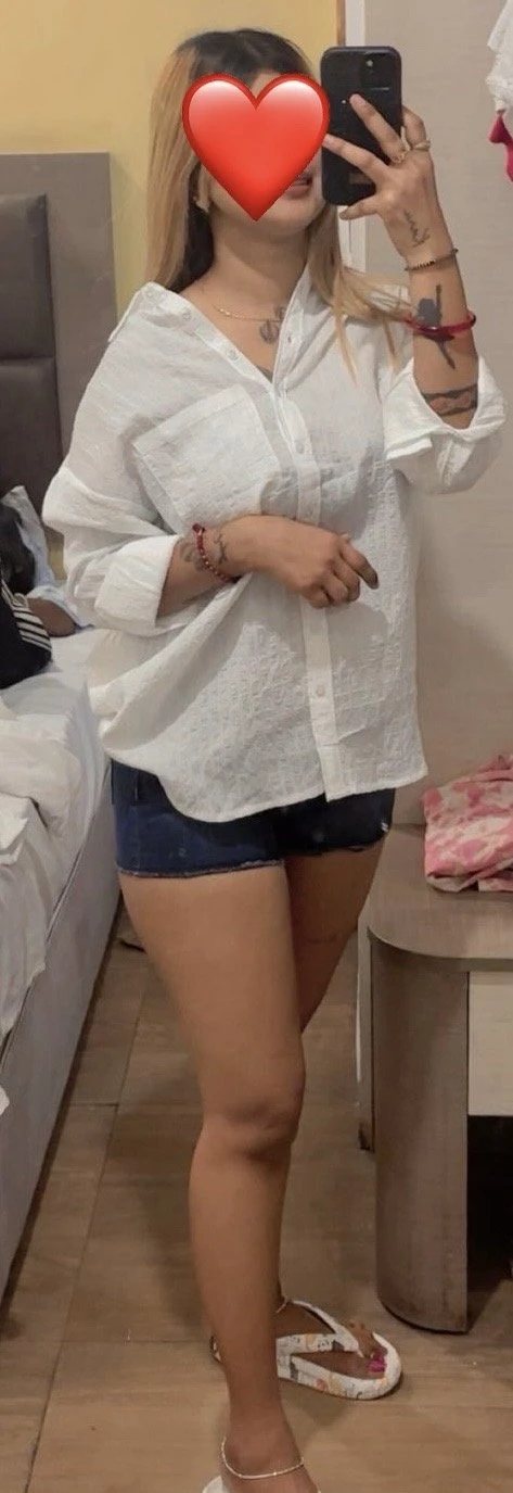 Neha Sharma – escort in New Delhi — 2 / 5