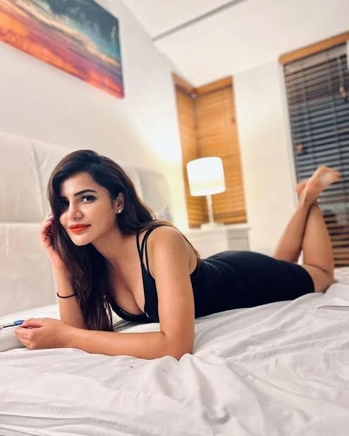 Kavya – Indian escort in New Delhi — 2 / 3