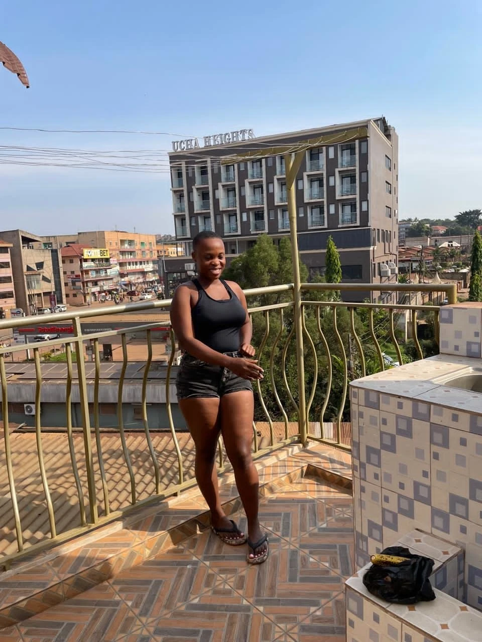 Phionah – Ugandan companion in Kampala — 2 / 6