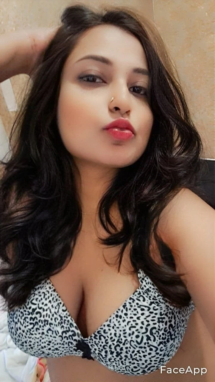 Riya – Indian escort in Hyderabad — 4 / 5