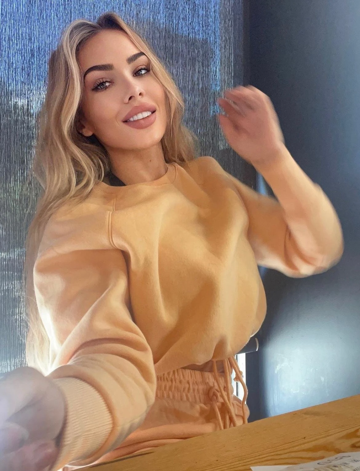 Eva Bardot – Spanish escort in Seoul — 2 / 14