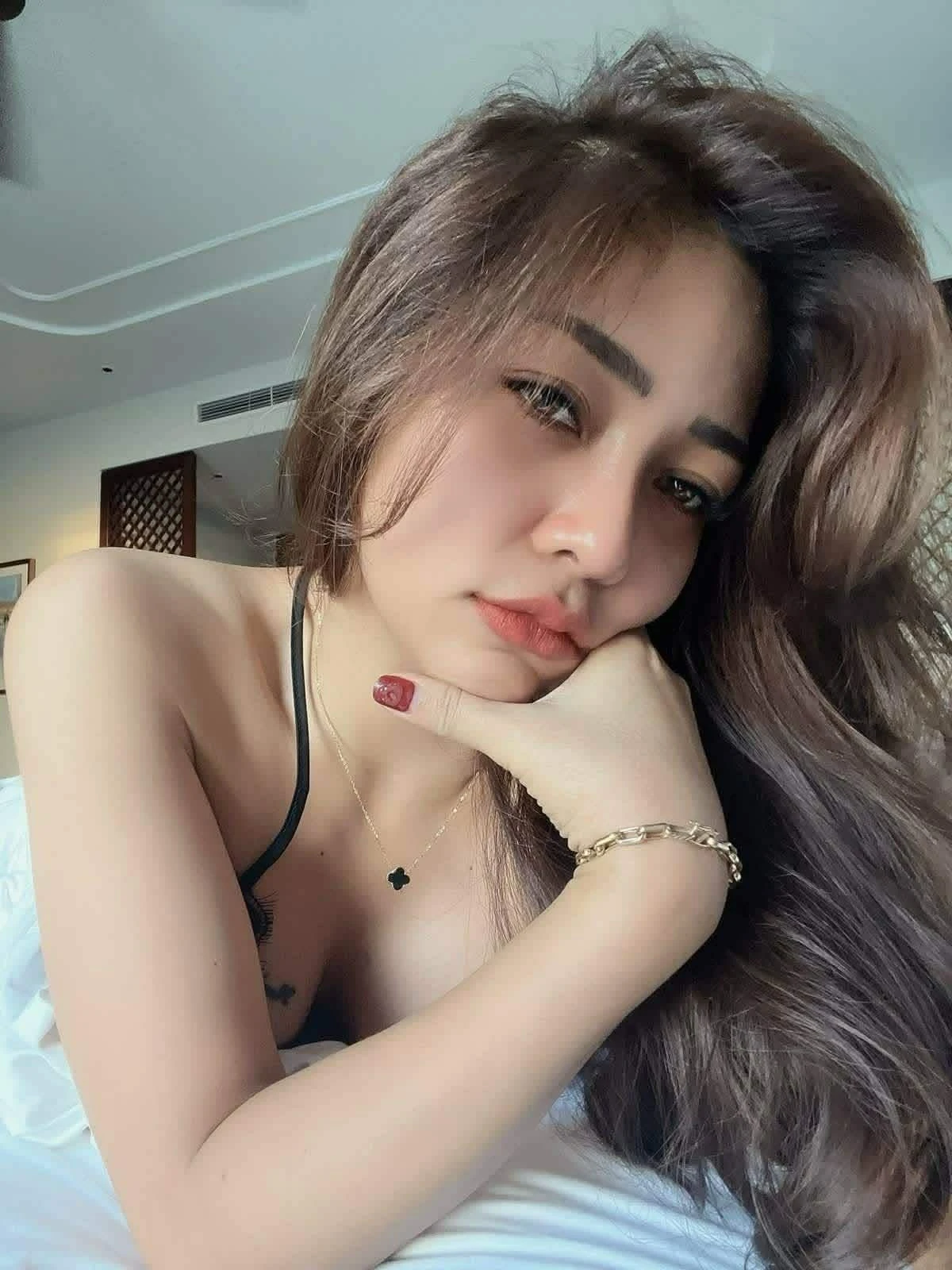 Emily – Singaporean masseuse in Mauritius — 4 / 5