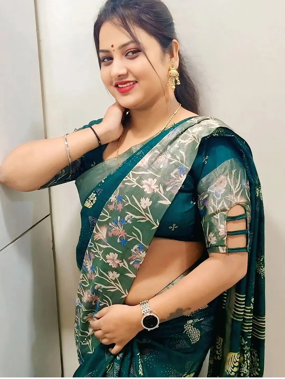 ꧁♛ 𝐌𝐀𝐇𝐈 𝙊𝙉𝙇𝙔 𝙂𝙀𝙉𝙐𝙄𝙉𝙀 ♛꧂ – Indian masseuse in Rajkot — 2 / 3