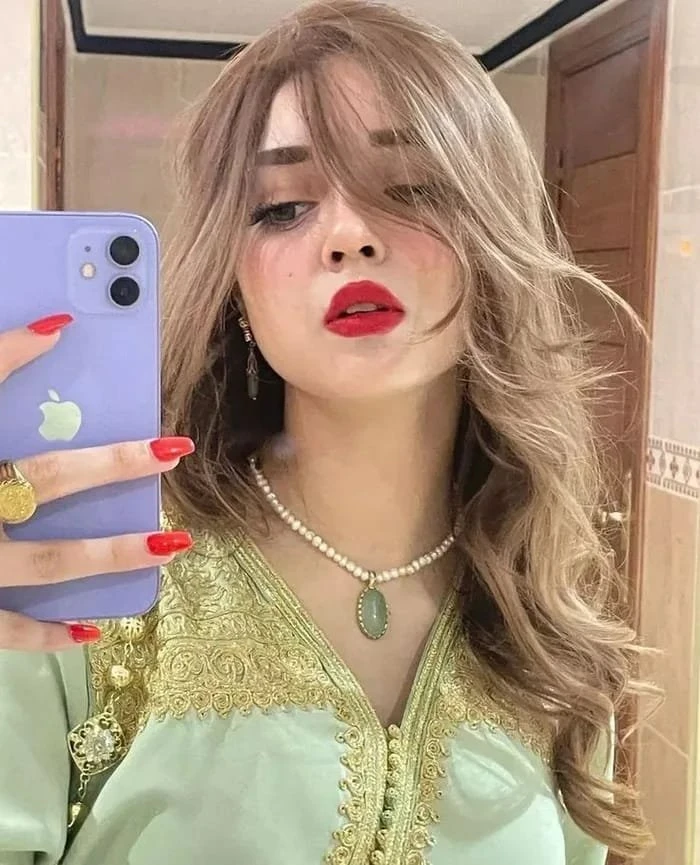 Niharika – Indian escort in New Delhi — 2 / 3