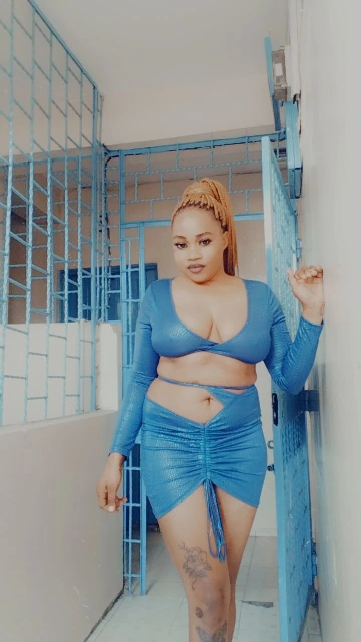 Crystal – Rwandan escort in New Delhi — 1 / 3