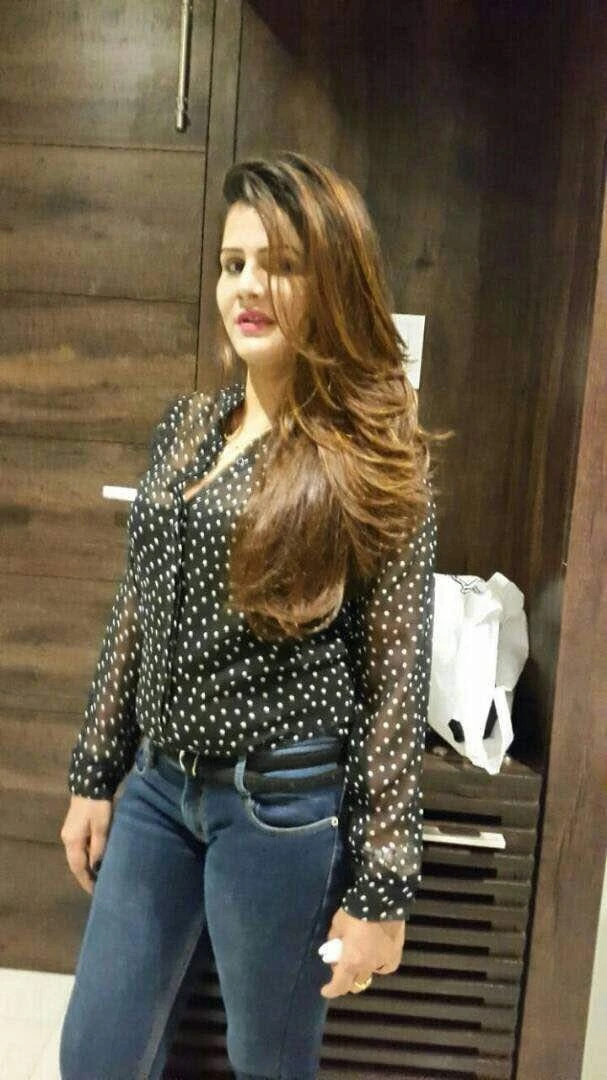 Garima Chopra – Indian escort in Mumbai — 3 / 5