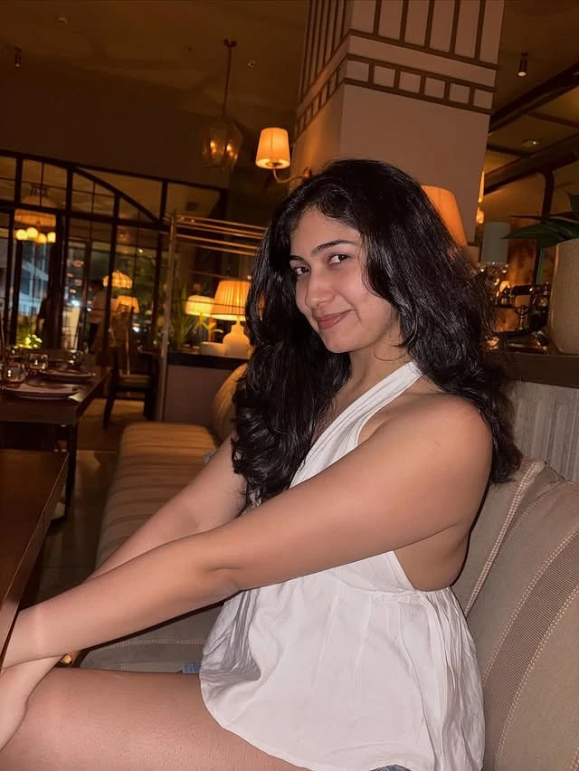 Pallavi – Indian escort in Thiruvananthapuram — 10 / 15