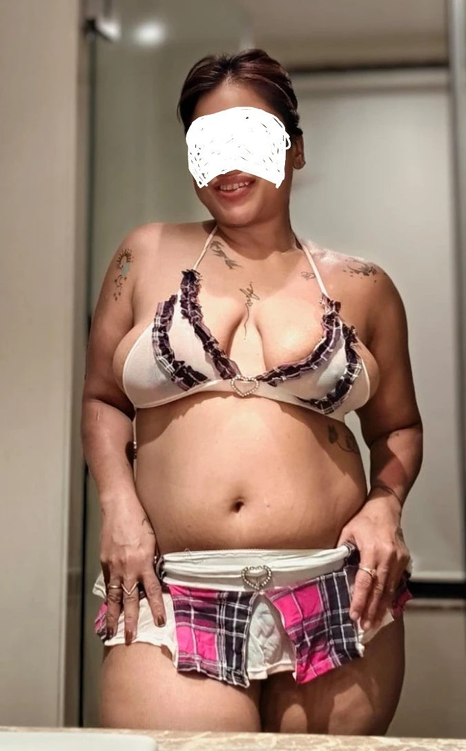 Sexy Namira – Indian escort in Mumbai — 1 / 30