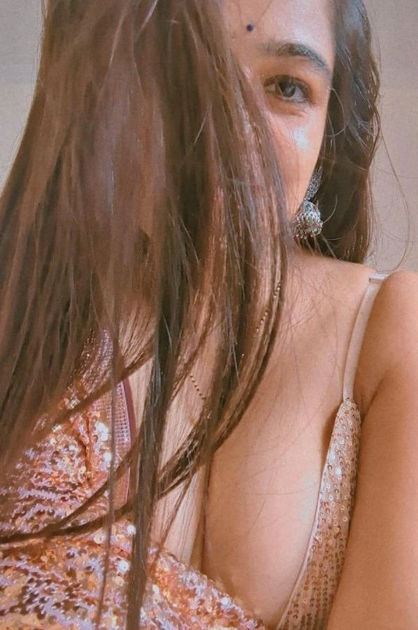Divorced Looking for Sex With Benefits – Indian escort in Mumbai — 6 / 7
