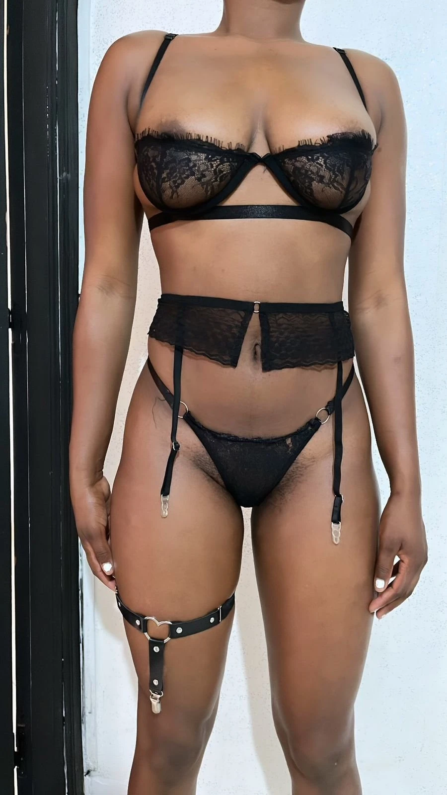 Luna – Togolese escort in Casablanca — 2 / 4