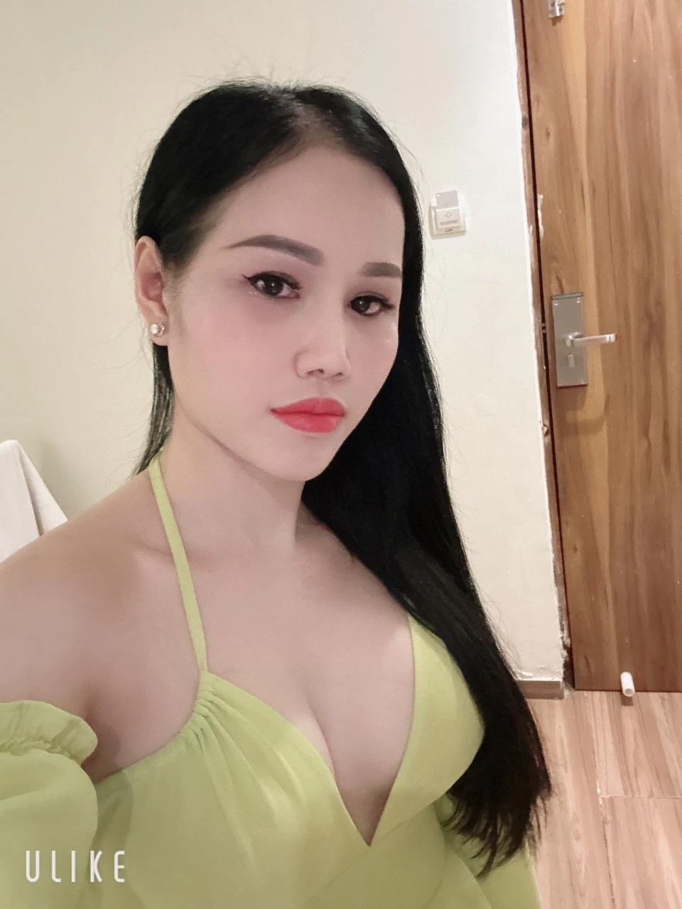 Pang – Vietnamese escort in Mumbai — 7 / 8
