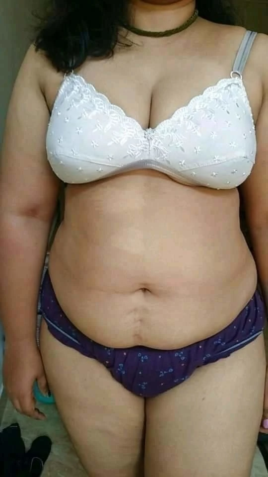 Hot Girl Nuru Massage in Dadar – Indian escort in Mumbai — 2 / 3