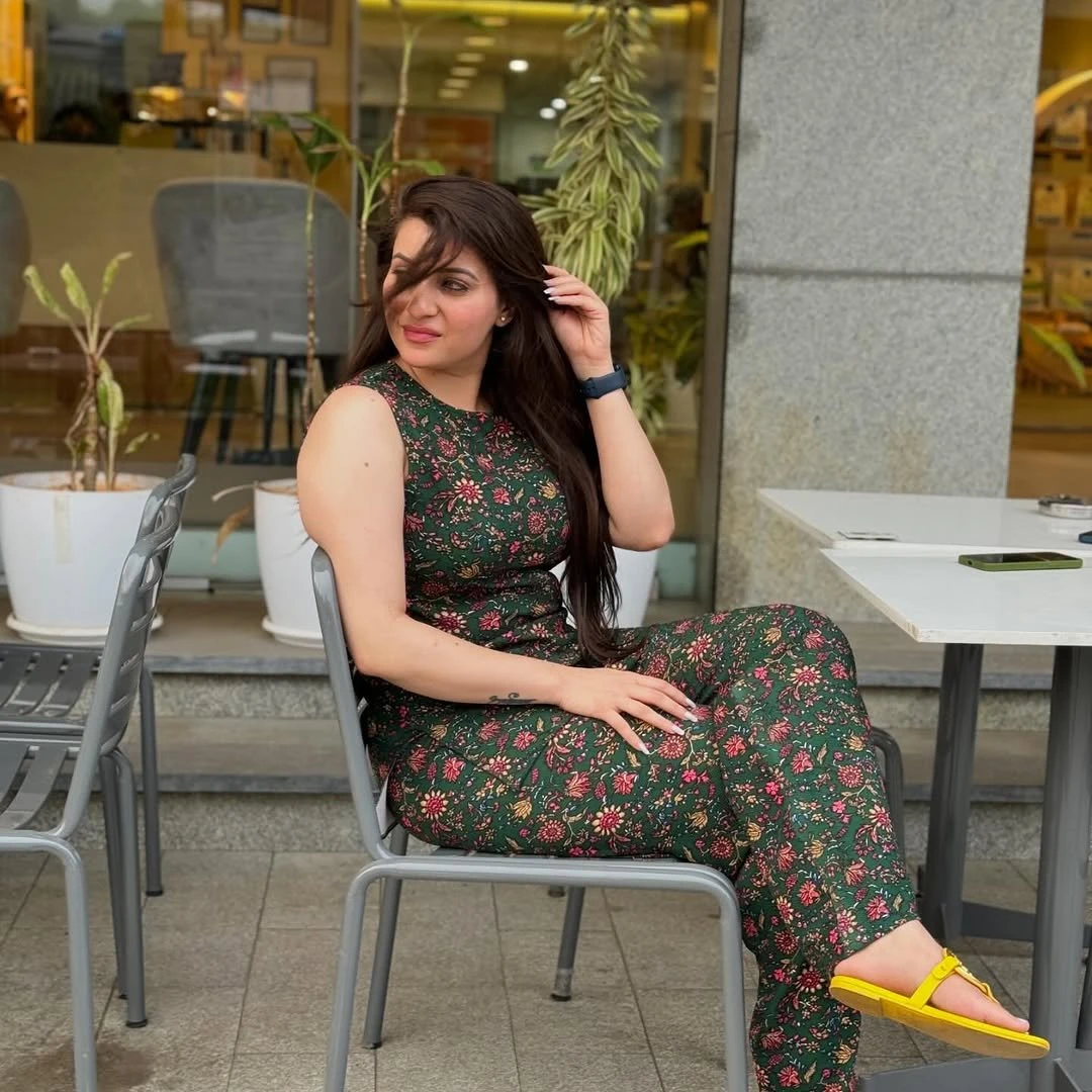 Divyanshi – Indian escort in Navi Mumbai, Escort, Navi Mumbai