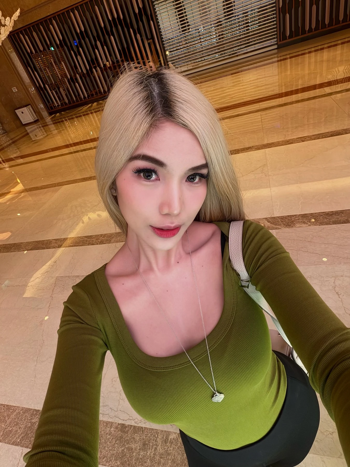 Annie Independent – Japanese escort in Macao — 24 / 27