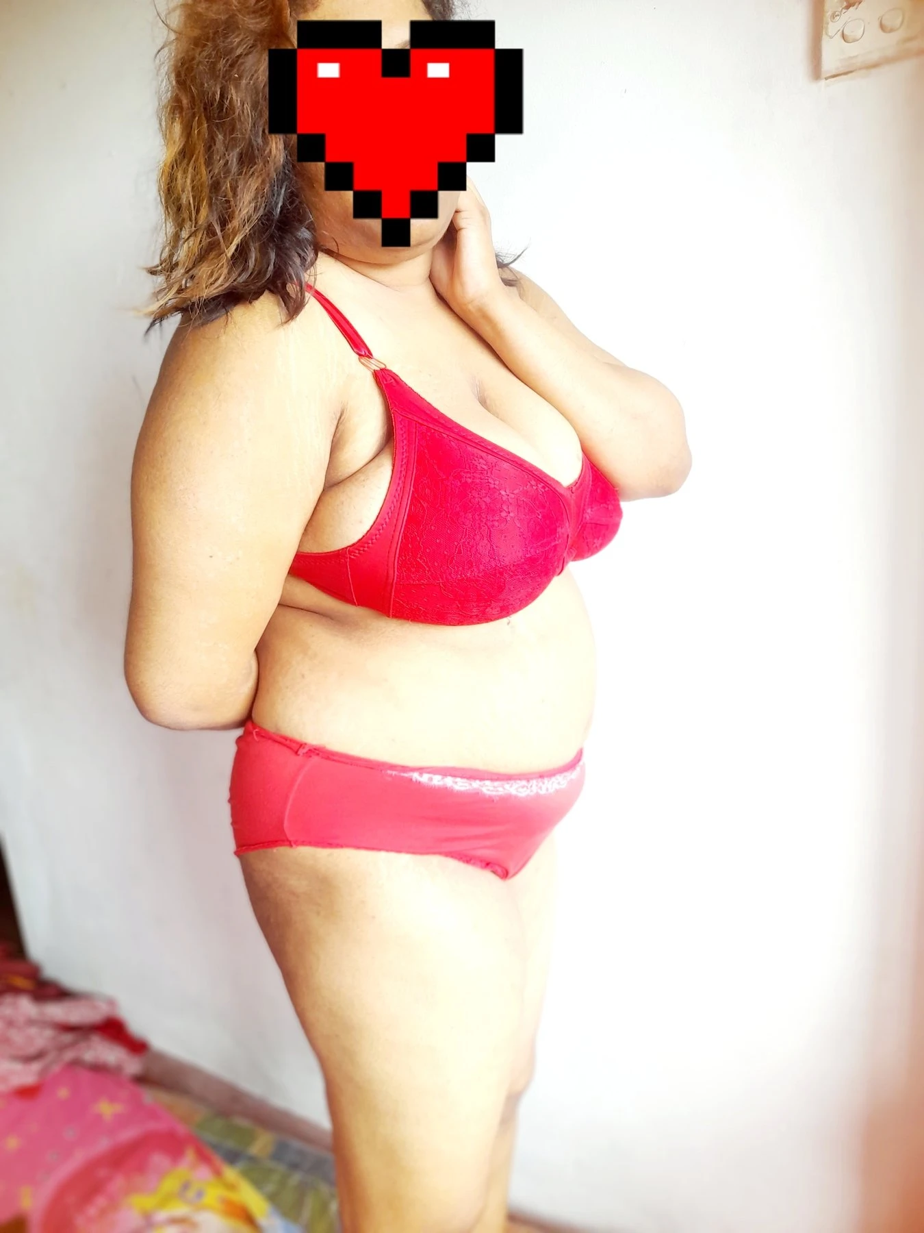 Cam Service & Full Service – Sri Lankan escort in Colombo — 2 / 3