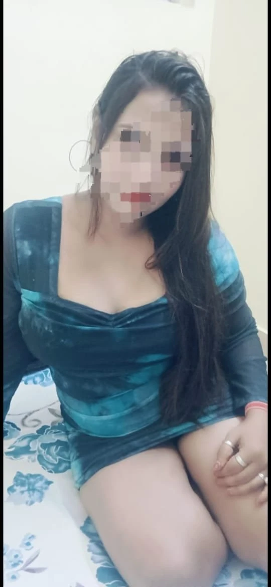 Cam Session with face & real meet – Indian escort in Hyderabad — 3 / 6