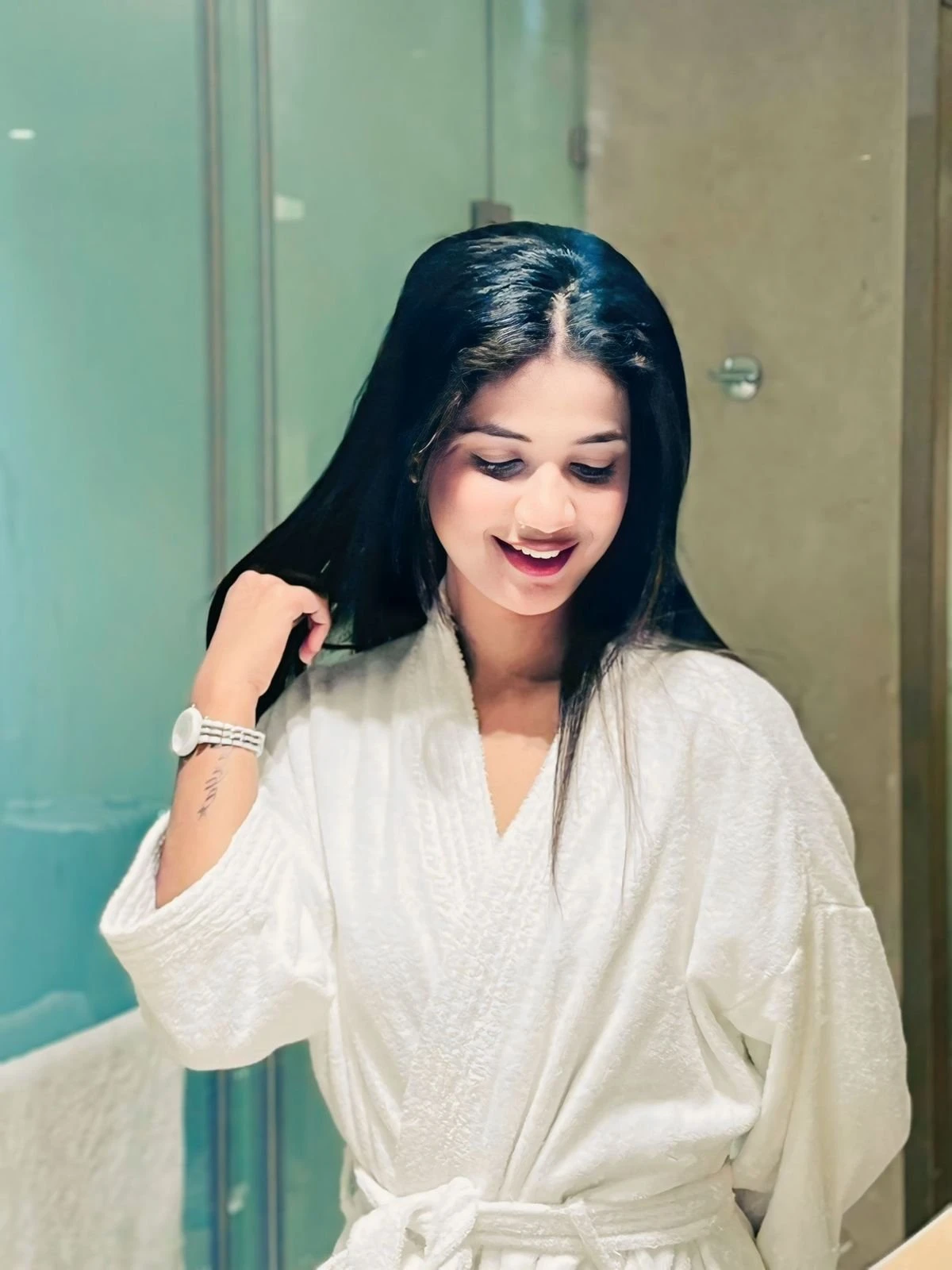 Noor cam show real meet – Indian escort in Hyderabad — 8 / 17
