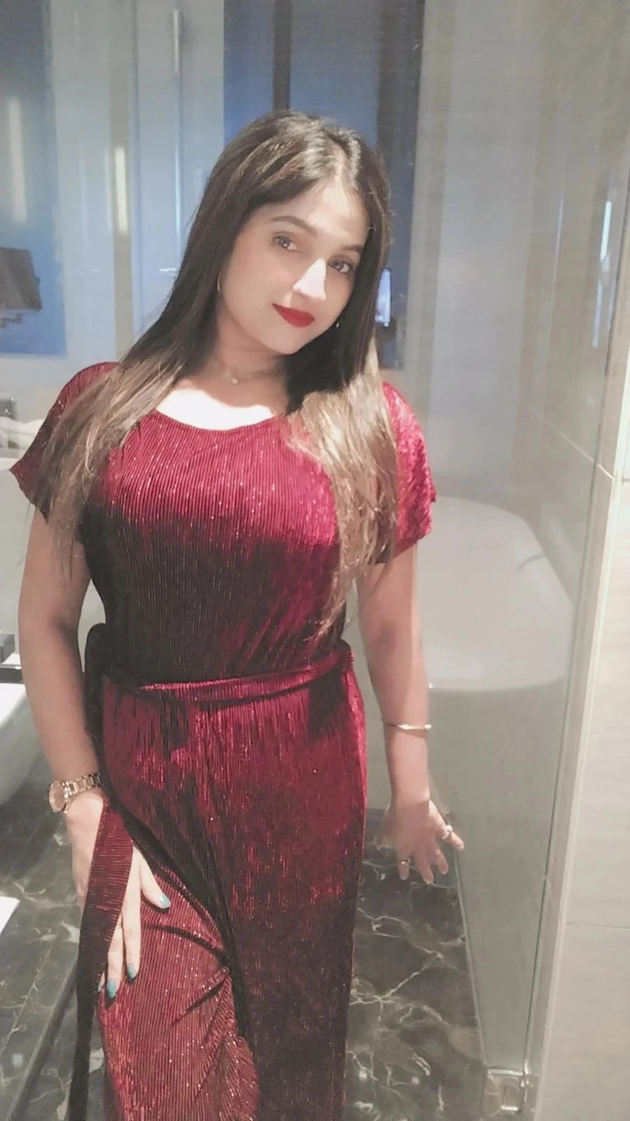 Suhani Sharma – Indian escort in Noida — 2 / 4