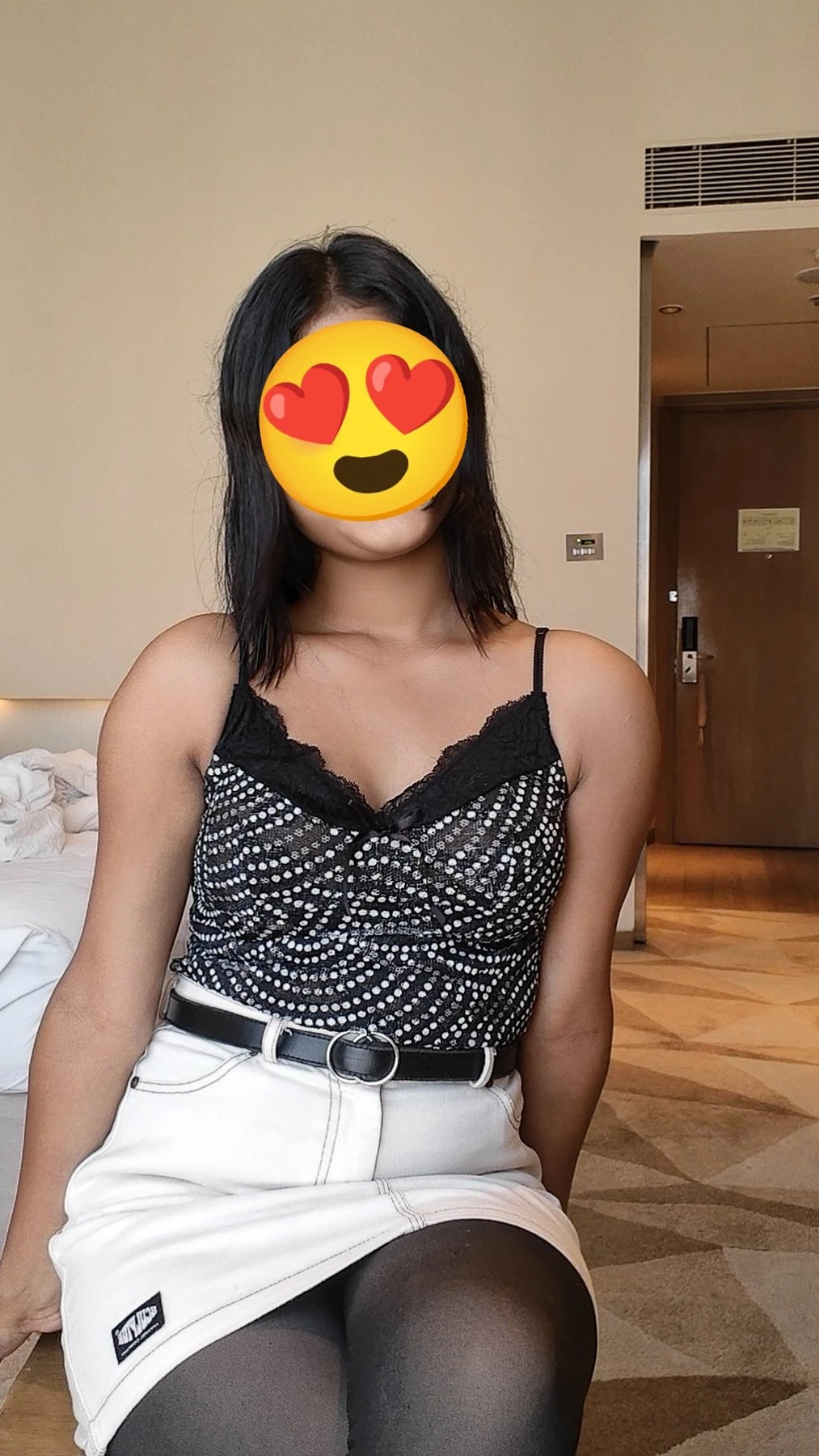 Ishika – Indian adult performer in Noida — 3 / 5