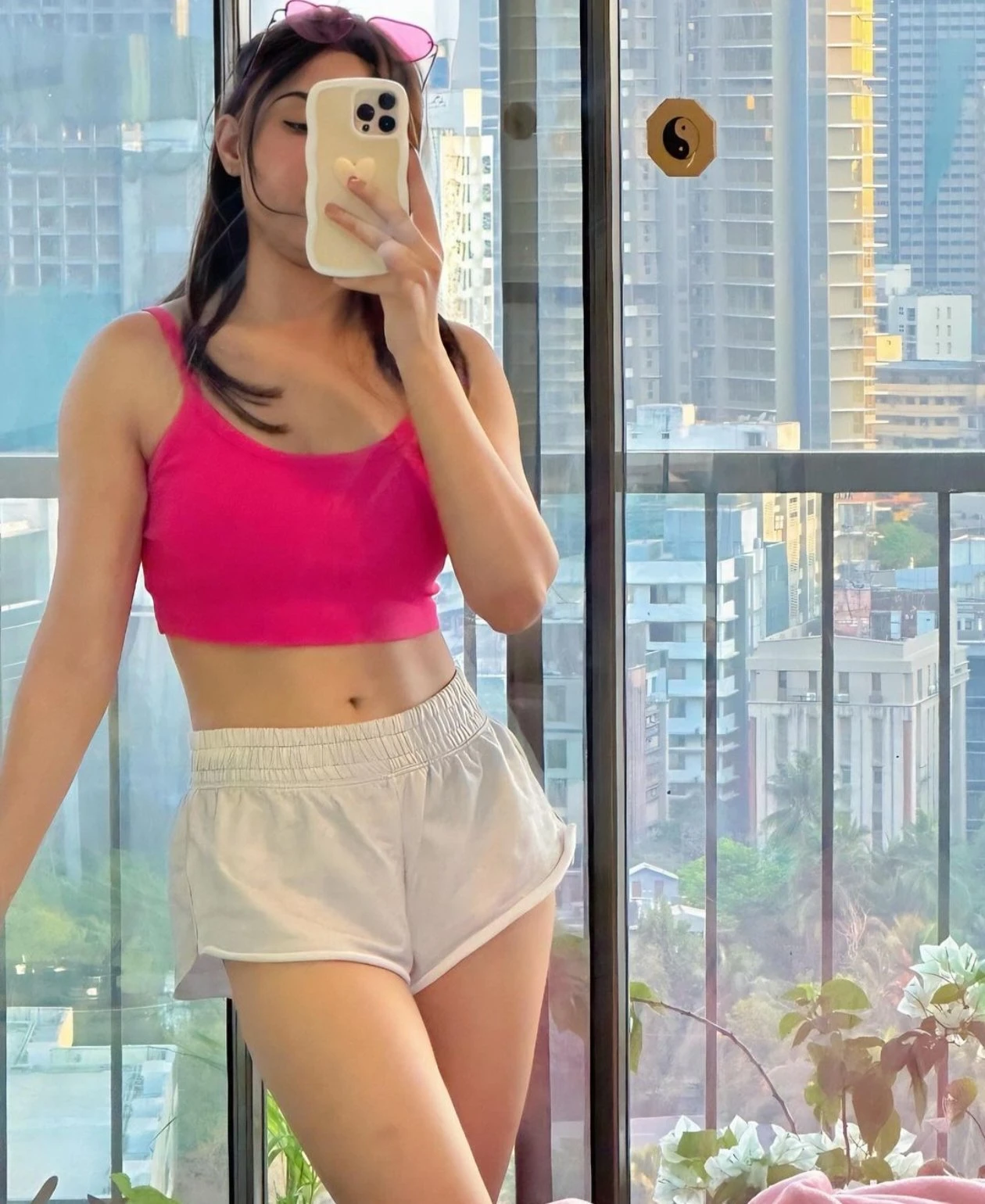 Rashii sen Text for Independent Fun – Indian escort in Mumbai — 1 / 3
