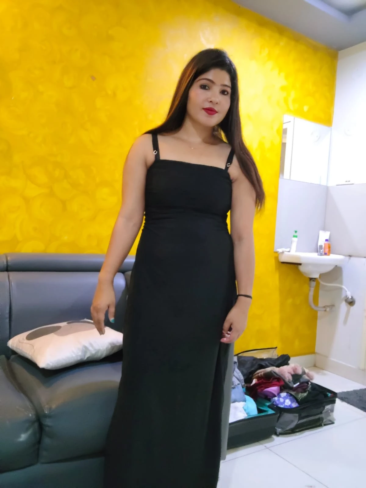 No Broker Direct Contact Me – Indian escort in Hyderabad — 4 / 5
