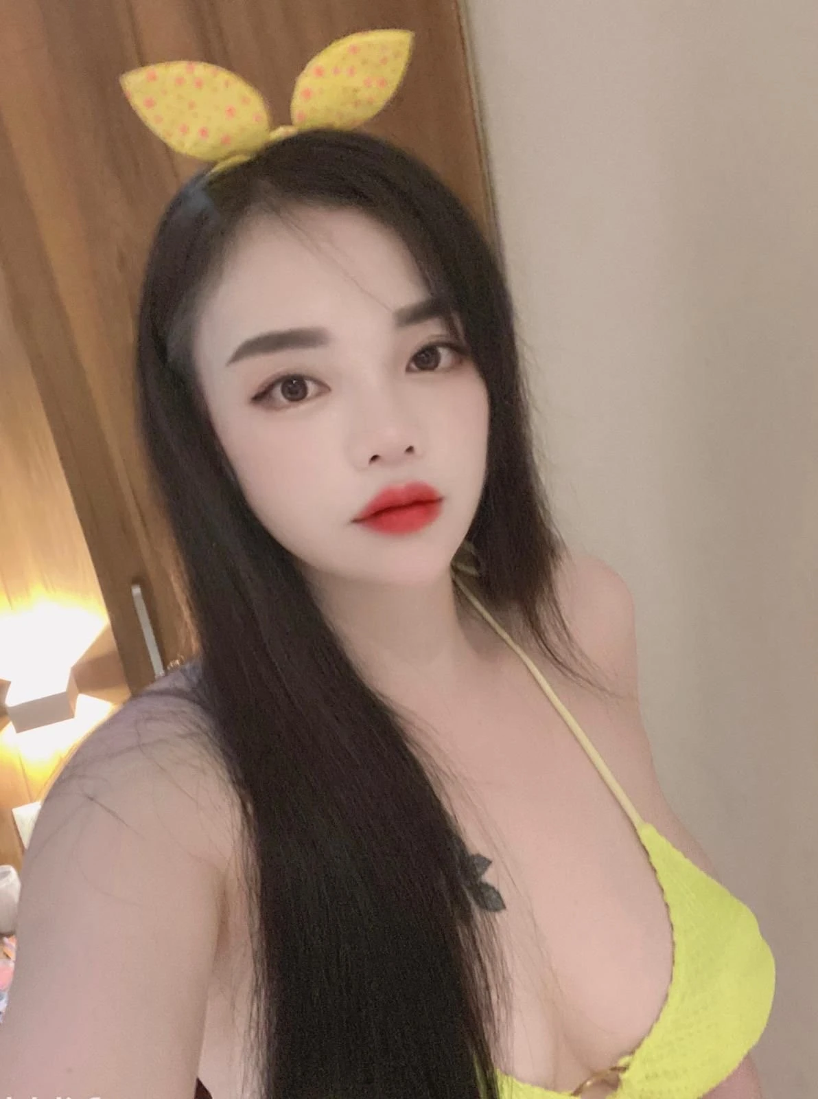 Eva Amateur Teen aerocity – Vietnamese escort in New Delhi — 1 / 7