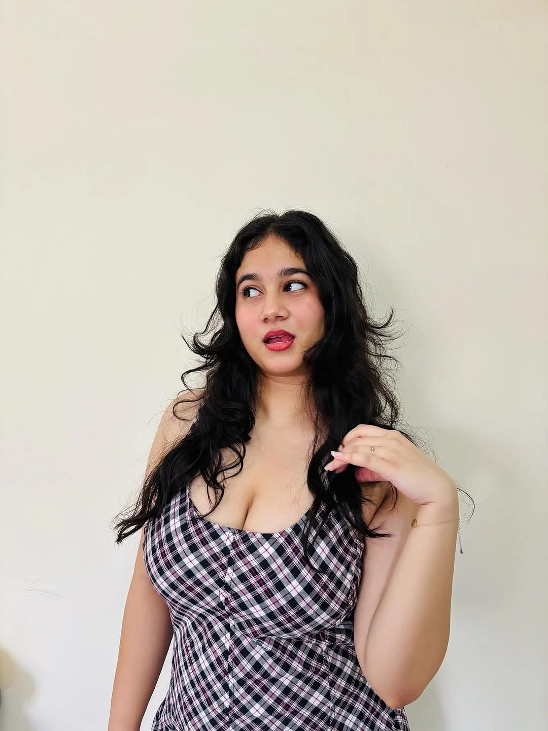 Himani – Indian escort in Kochi — 3 / 4