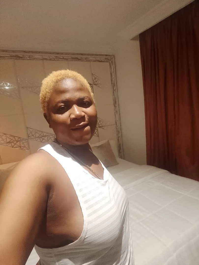 Lady B – Nigerian escort in Candolim, Goa — 4 / 5